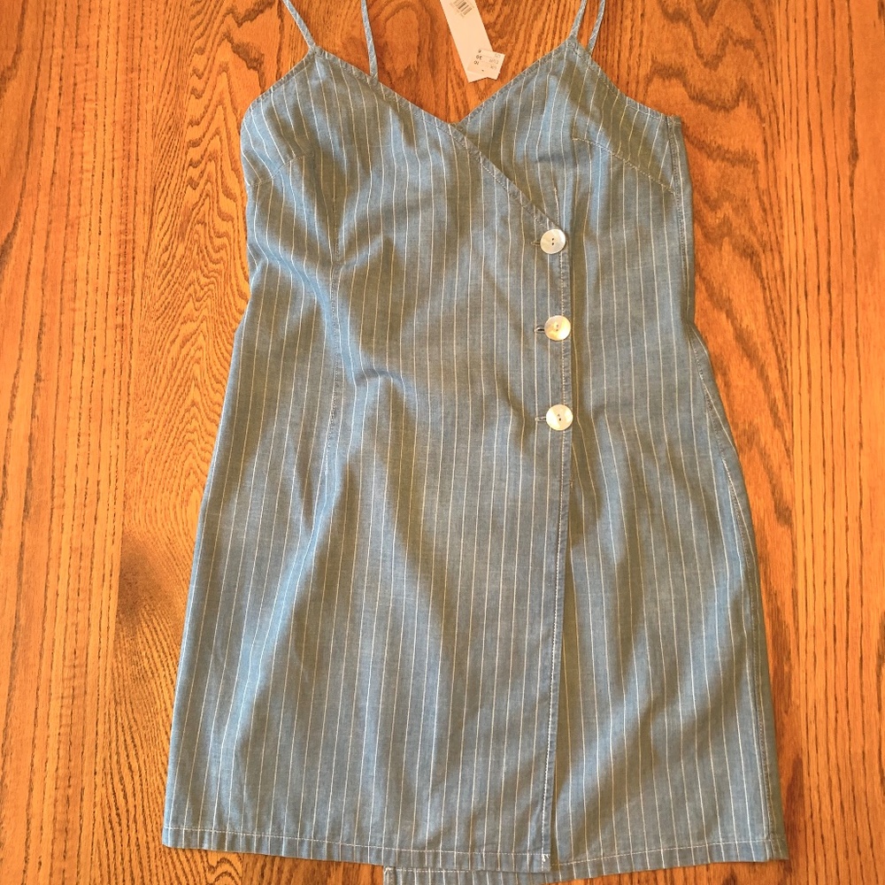 "Topshop" NEW, mini dress, denim pinstripe, size 6